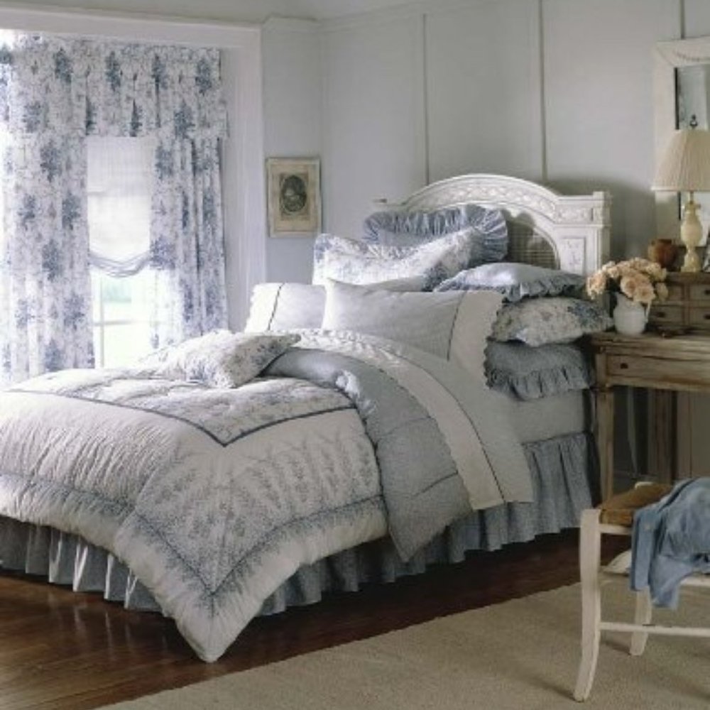 Brand-New Laura Ashley Sophia bedding collection set for Twin bed